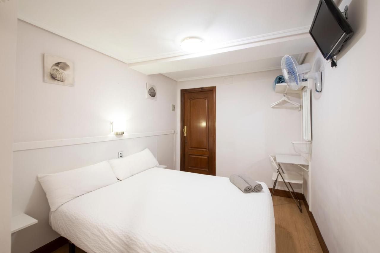 Pension Santa Clara San Sebastián Esterno foto